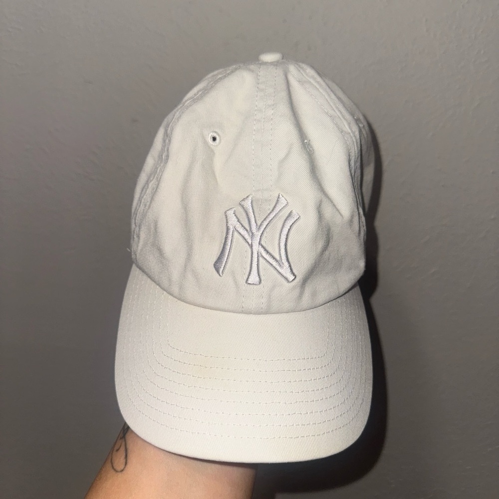47 Brand White Baseball Cap